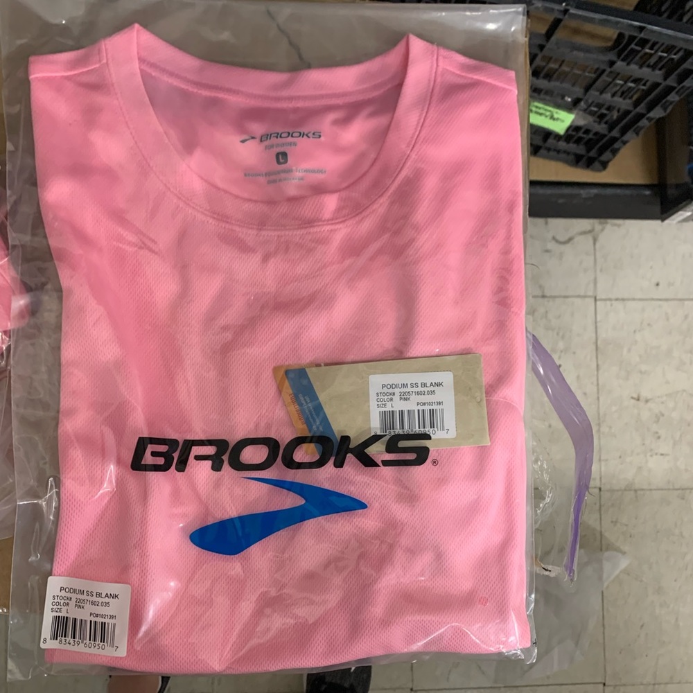 Brooks- Podium as blank active dry shirt